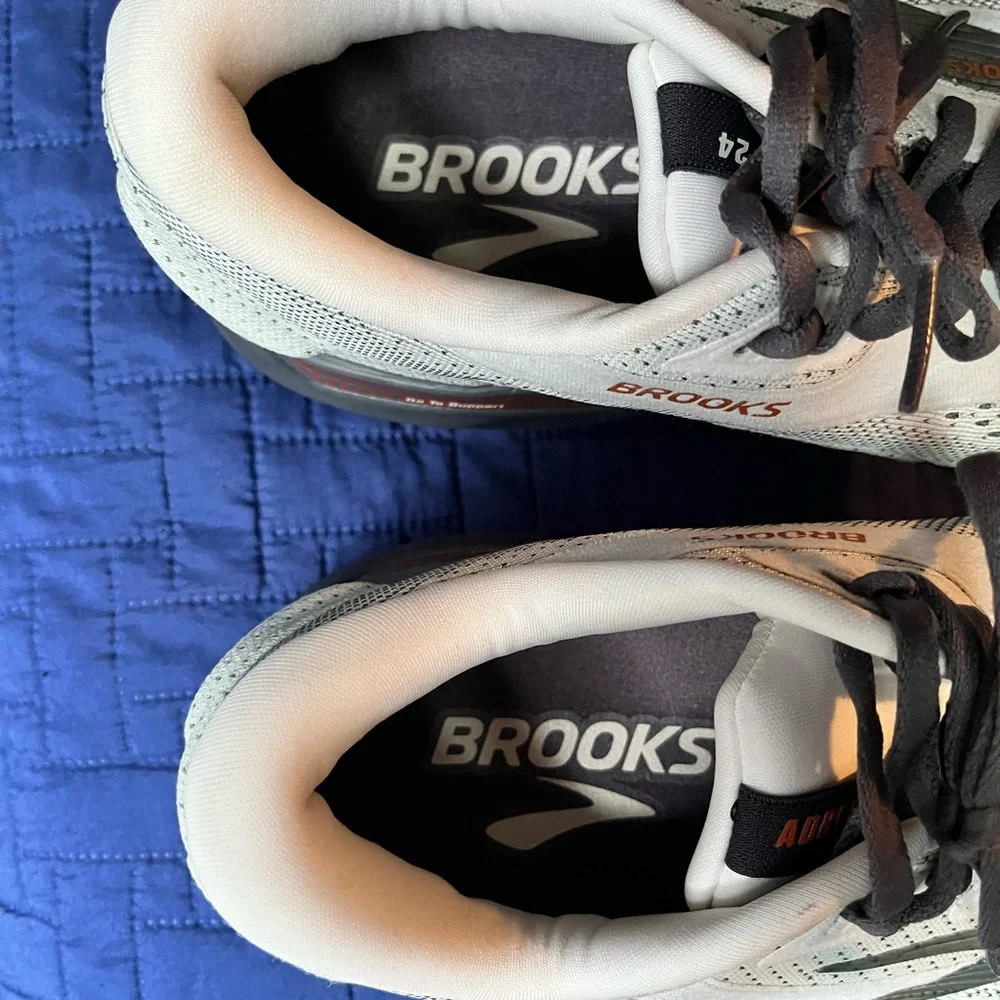 Brooks Adrenaline GTS 24 women’s running shoes size 9.5 wide - Picture 6 of 8